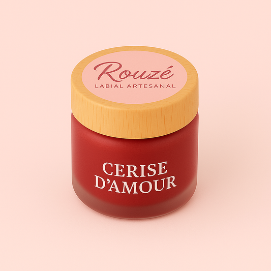 ROUZÉ – Cerise d’Amour Bálsamo labial afrutado con aroma natural de cereza